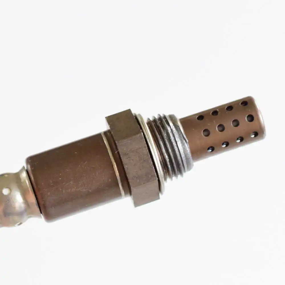 

Датчик соотношения воздуха и топлива O2 для SUZUKI AERIO ER, RH 1,3 AERIO Estate IGNIS FH 1,3 18213-63J01 1821363J01