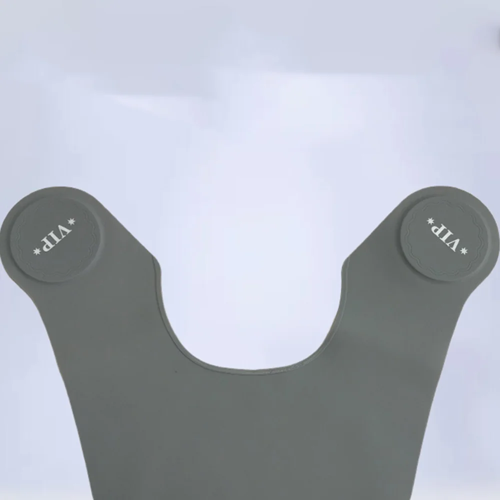 

1PC Hairdressing Special Shawls Not Stick Hair Neckerchief Silicone Hair Cutting Cape for Salon Home (Grey)