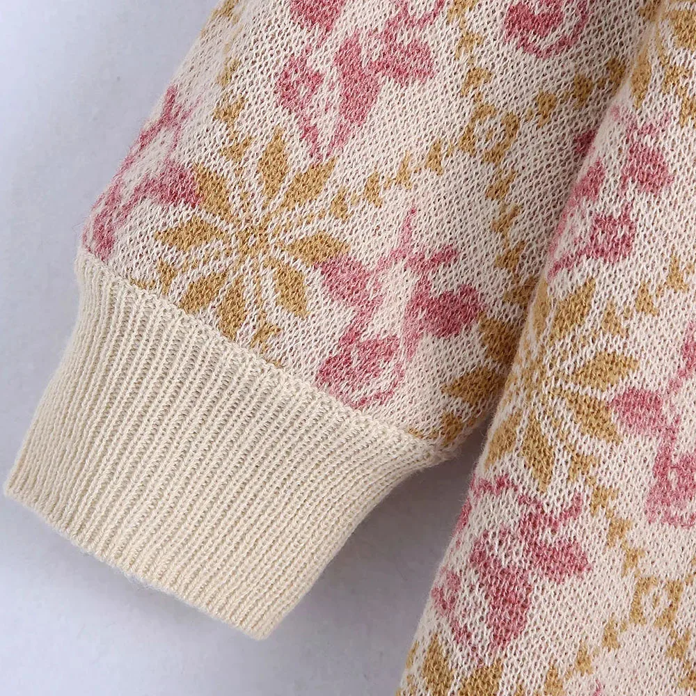 

Women Animal Jacquard Sweater Button Decoration Short Sleeve Elegant Chic Ladies Knit Shirt Fashion Pullover Top