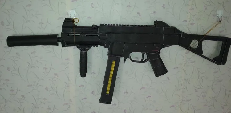 3D Бумага модель UMP Штурмовая винтовка пистолет 1: 1 весы DIY ручной работы ремесло