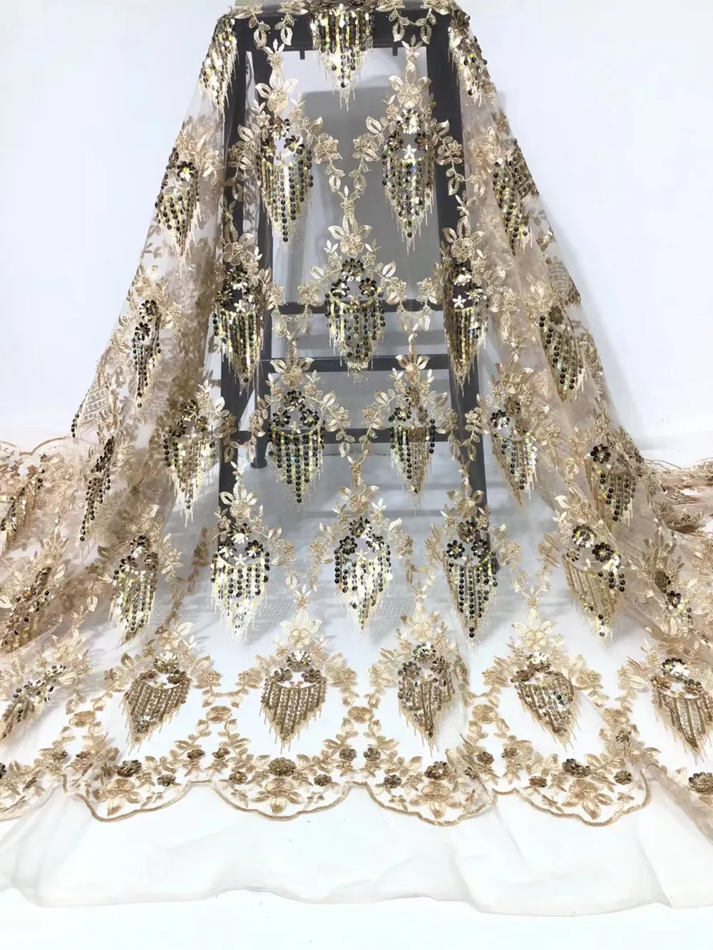 

Exclusive Lilac African French Lace Fabric Shiny Wedding Nigeria Ghana Celebration Dress With Sequins