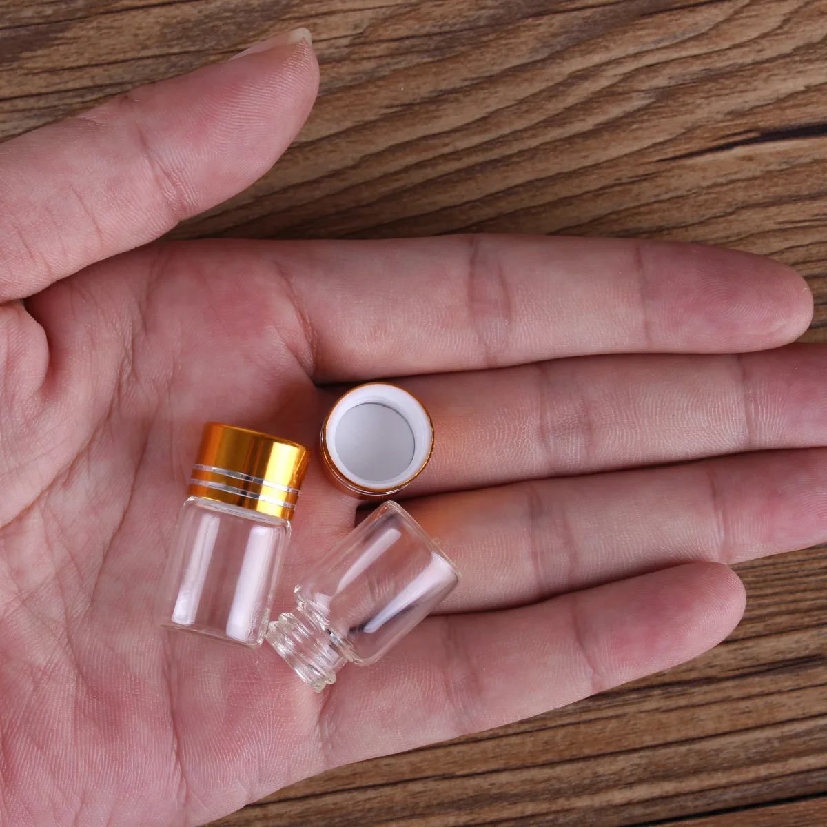 

10 шт. 2 мл 16*26,5 мм флакон для духов маленькие стеклянные банки с золотистыми колпачки Мини стеклянные бутылки стеклянные сосуды для свадебве...