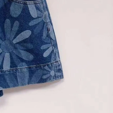 

Summer 2021~ High-waist Denim Large Pattern Curled Daisy Print Shorts