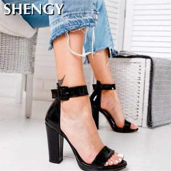 

Women's Shoes