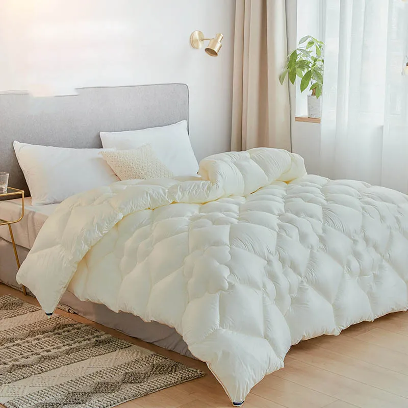 Утепленное одеяло на весну осень зиму теплое для дома и общежития комфортное