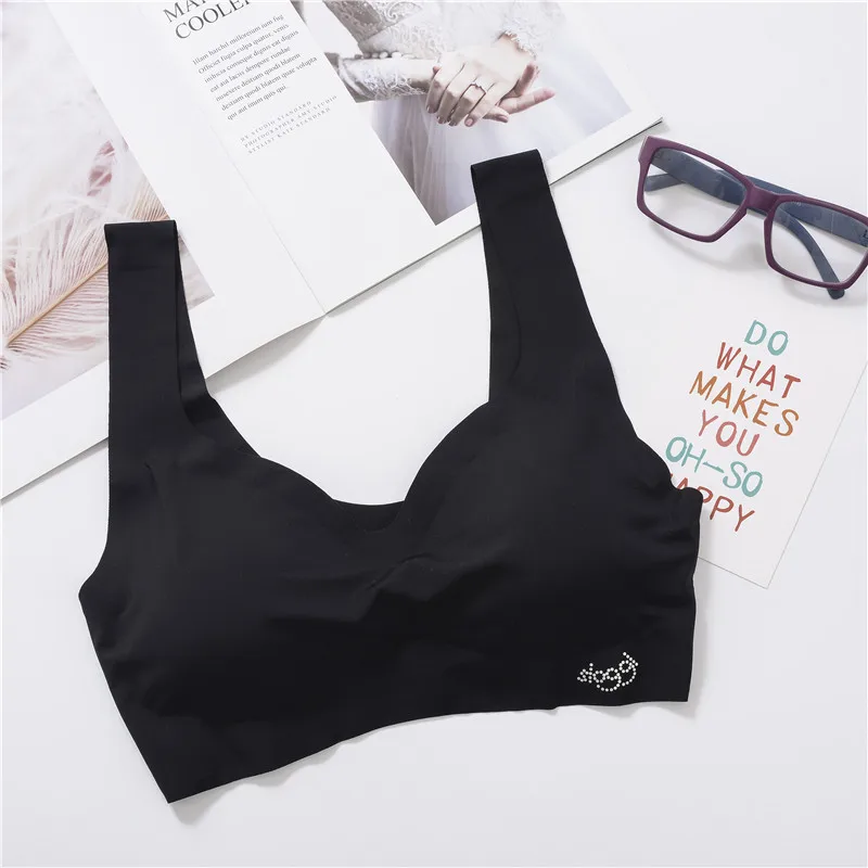 Женский бюстгальтер без косточек бесшовный с чашками пуш ап и вкладышами для