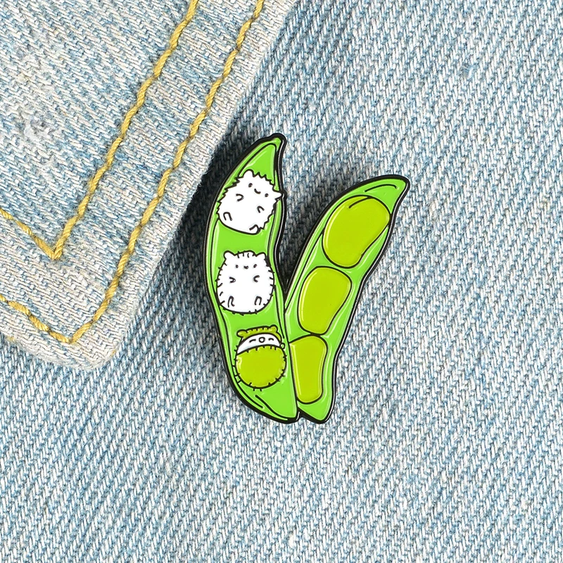 

Hedgehog Pea Pod Enamel Pins Cartoon Fun Creative Animal Brooches Bag Clothes Lapel Pin Metal Badges Gift for Kids Girl Jewelry