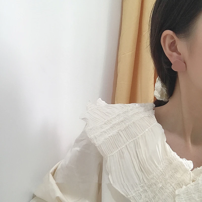 Женские матовые серьги-гвоздики AOMU нестандартной геометрической формы с