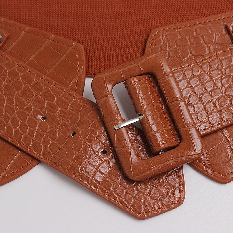 Ремень кожаный женский с большой металлической пряжкой элегантный широкий пояс