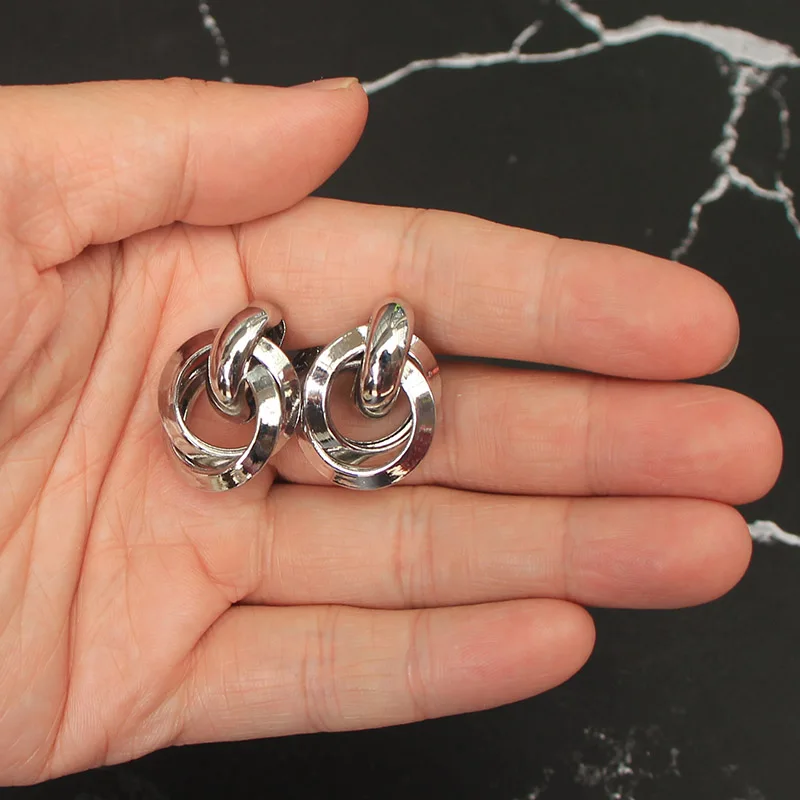 Серьги клипсы мужские серьги гвоздики без проколов с переплетением узлом