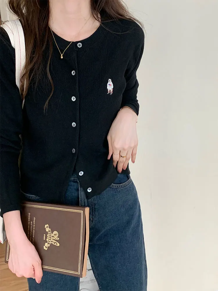 Женский трикотажный кардиган с вышивкой Медведь 7 цветов |