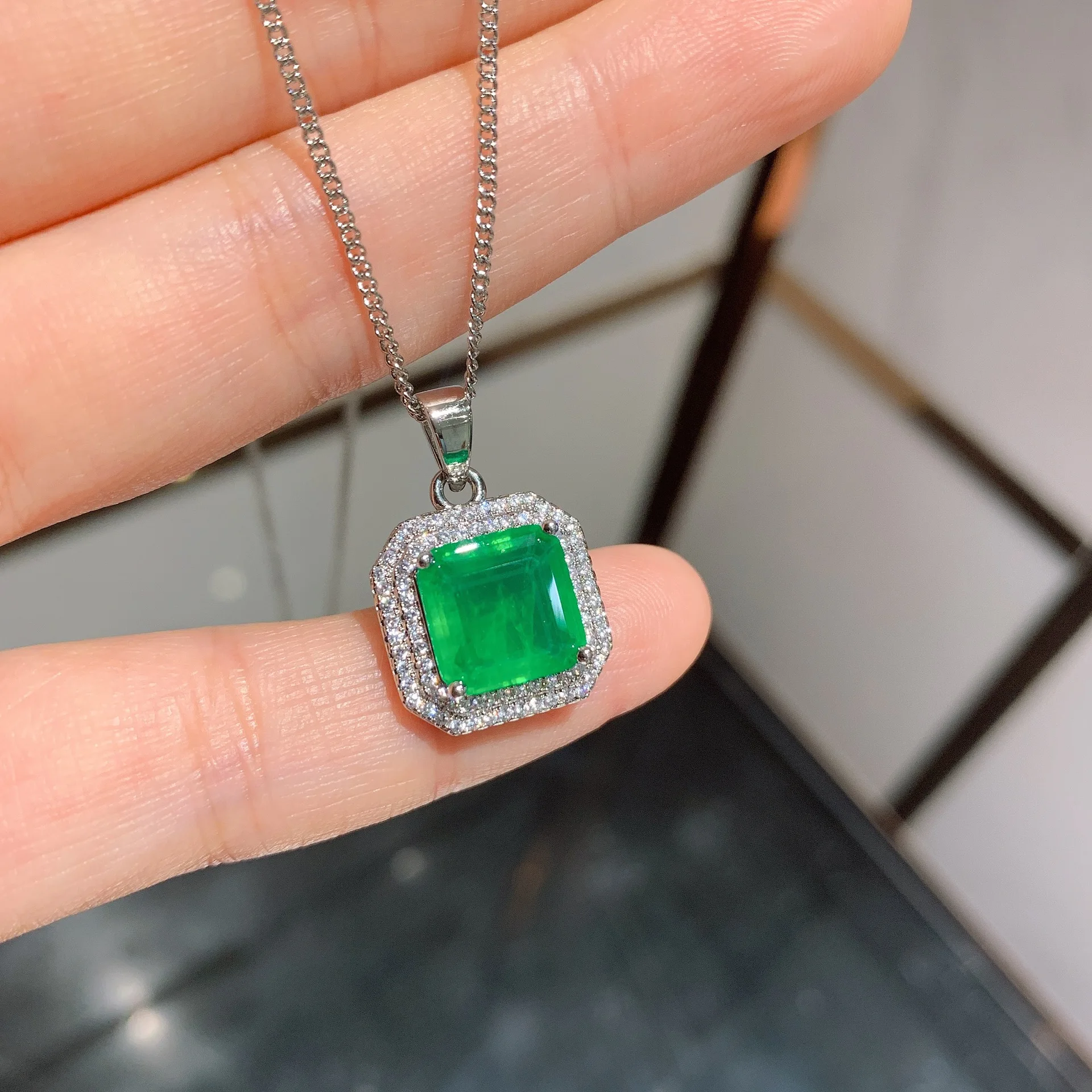 

QTT Elegant Vintage Silver 925 Jewelry Square Shaped Gemstone Pendant Emerald Necklace for Women Party Wedding Accessories Gift