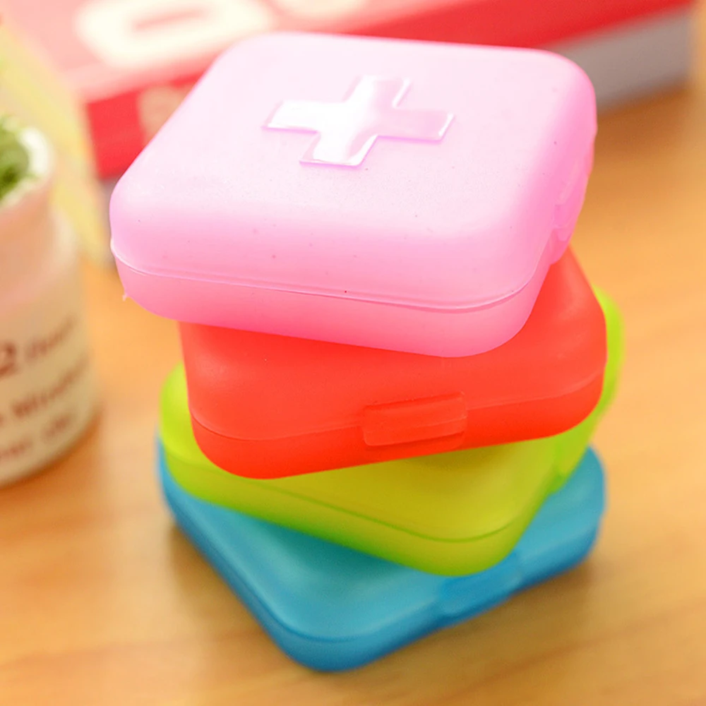 Контейнер для таблеток пластиковый с 4 отделениями | Дом и сад