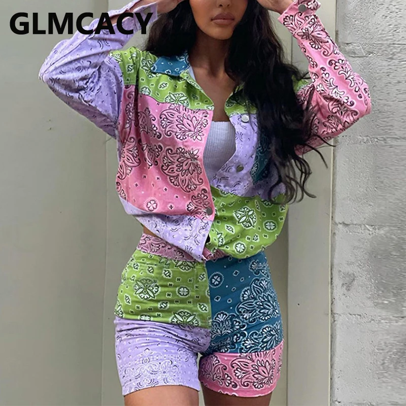 

Винтажные костюмы из двух предметов, рубашка на пуговицах с длинным рукавом и облегающие шорты