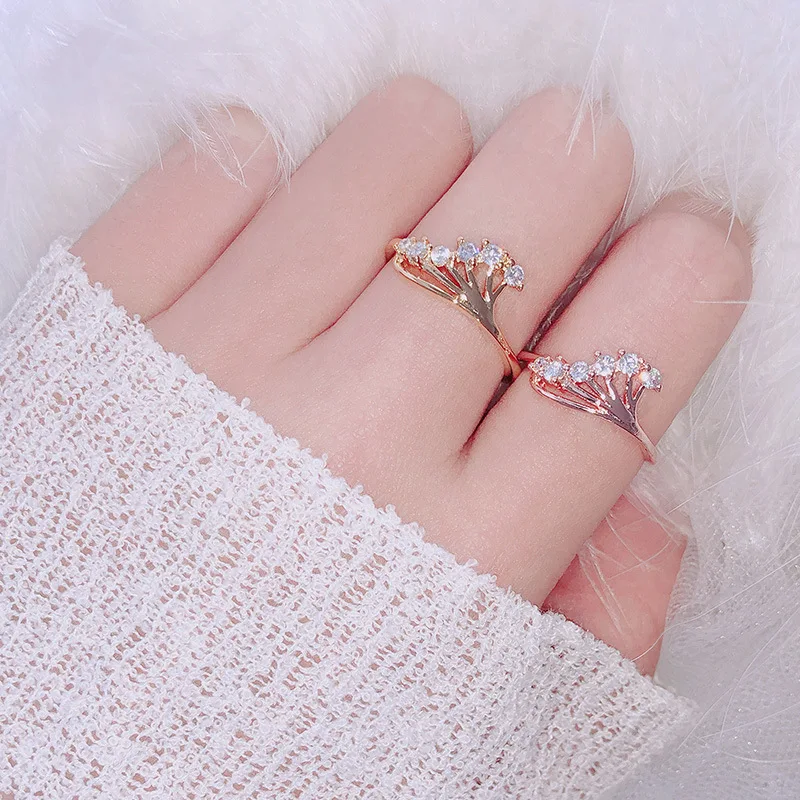 Женское кольцо из желтого золота с топазом и бриллиантом 14 к | Украшения