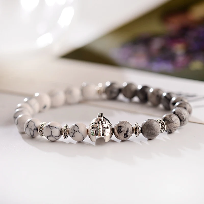 Мужской браслет из натуральной лавы черный и белый эластичного материала с