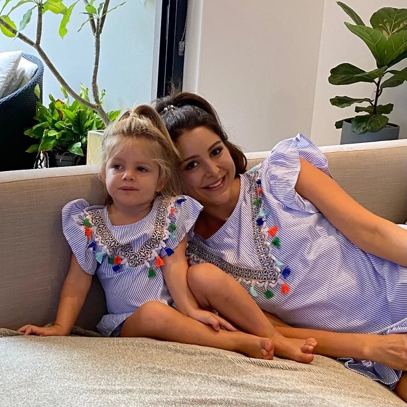 Одежда для мамы и дочки Мини-платье в полоску с бахромой Платье Одинаковая одежда