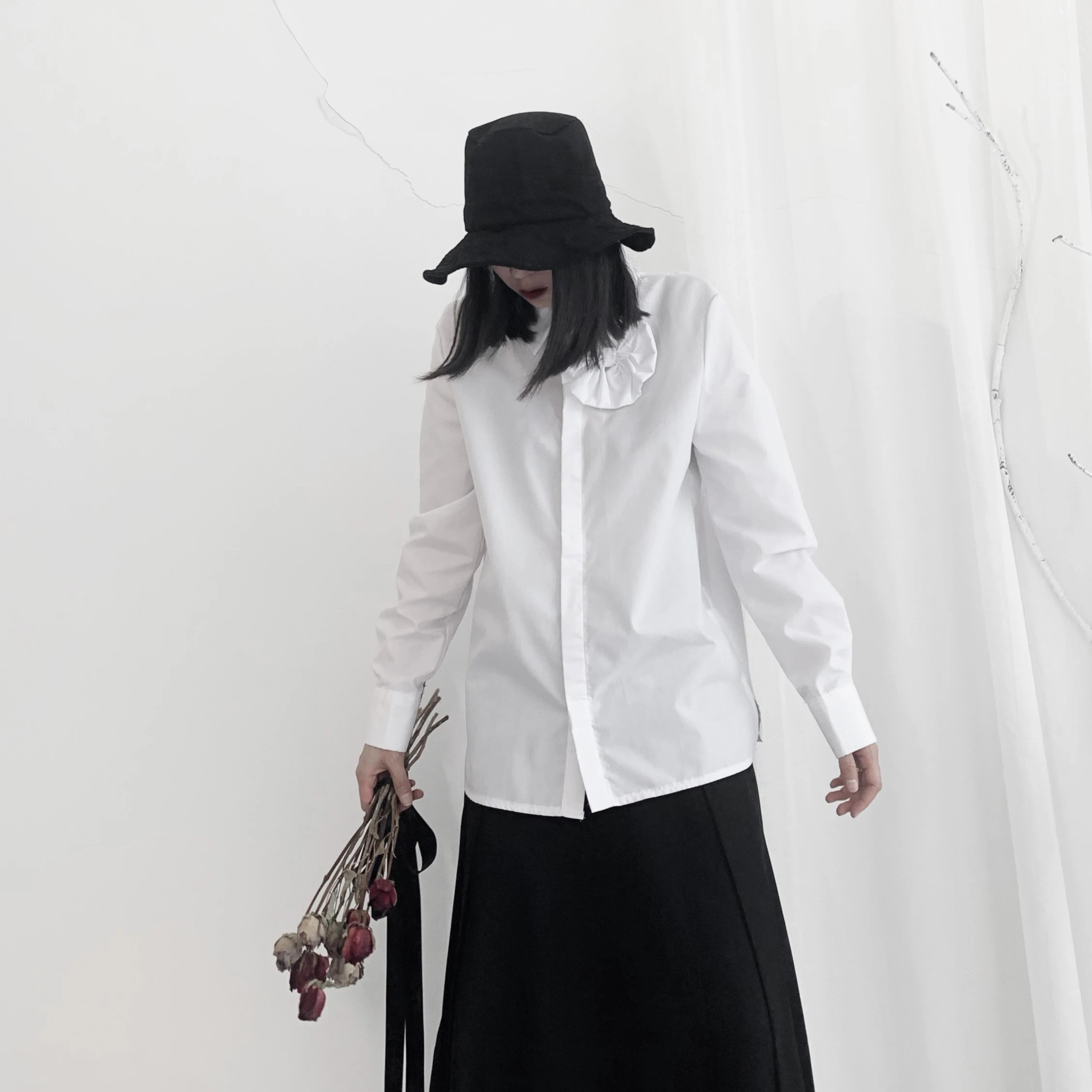 Женская приталенная рубашка с длинным рукавом черная однотонная Повседневная