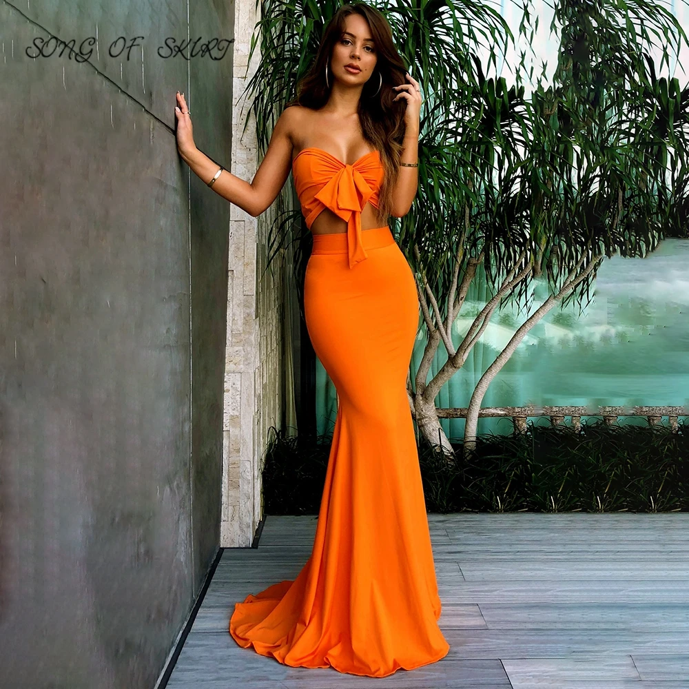 

Женское длинное вечернее платье с юбкой-годе