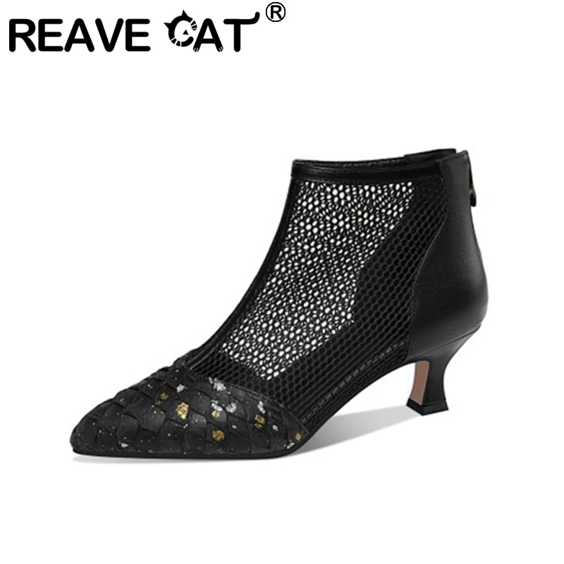 

Женские ботинки на тонком каблуке REAVE CAT, новые летние дышащие короткие сетчатые сапоги с острым носком и молнией, повседневные сапоги, A4042, ...