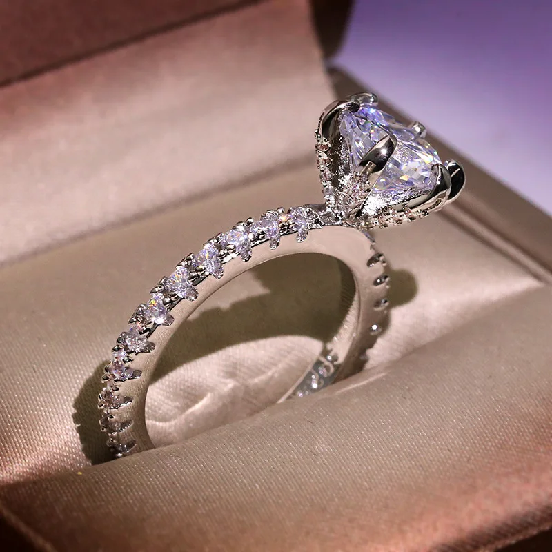 Женское кольцо из серебра 925 пробы с крупным Цирконом|Кольца| |