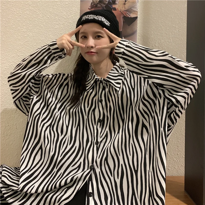 

Real Shot Autumn New Sun Protective Clothes Printed Shirt Women