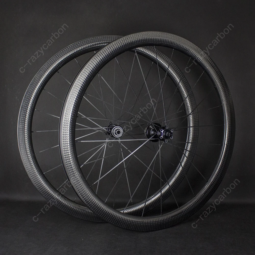 Полный улыбающегося ходовыми колесами дисковый тормоз легкий Аэро Дорожный