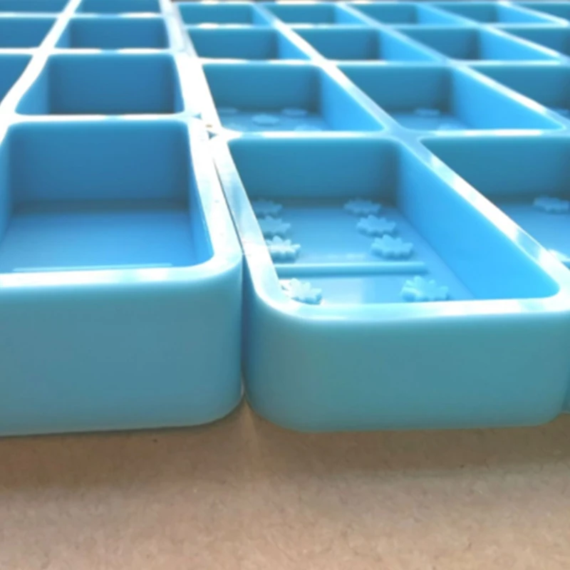 

Shiny Jumbo weed domino mold diy glitter double 6 Professional leaf design dominos resin silicone mould