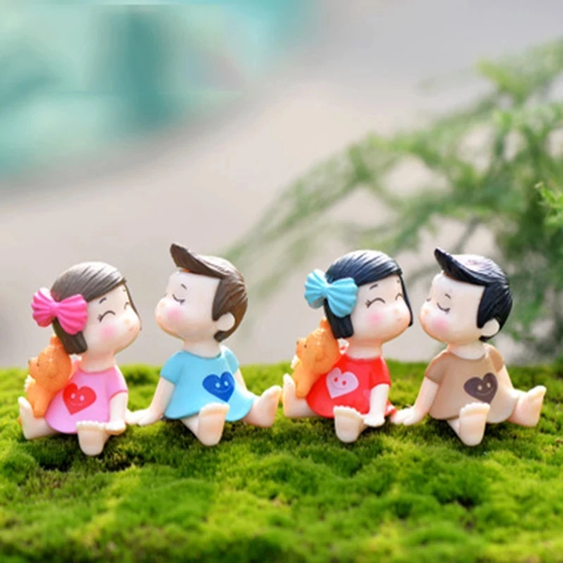 

ZOCDOU 2 Pieces Smile Lovely Bow Couple Lover Doll Small Figurine PVC Crafts Little Figure Ornament Miniatures Home Deco
