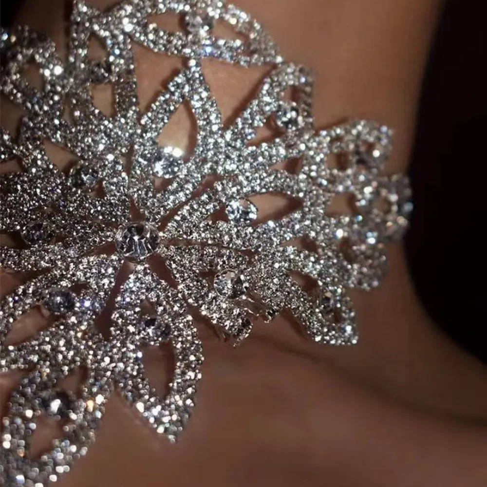 Ожерелье с воротником в форме сердца для девочек объемное эффектное большое