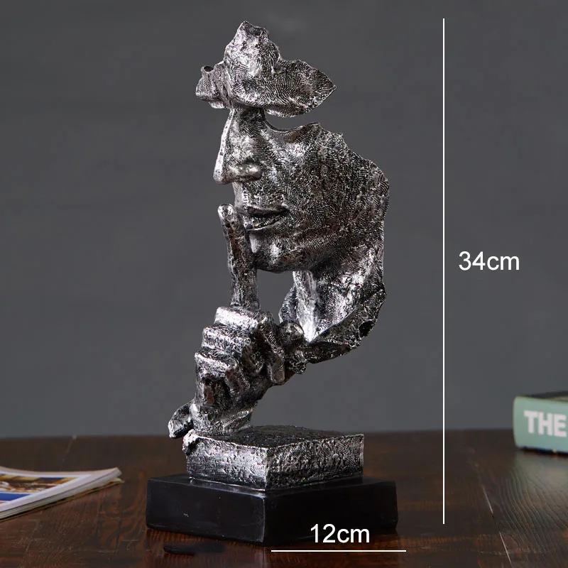 

Золотая ретро-статуя из канифоли