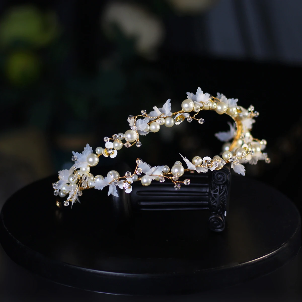 

HP071 Elegant Wedding Bridal Headpiece Golden Alloy Pearl Chiffon Flowers Marriage Bride Headband Ear Hook Women Pageant Tiara