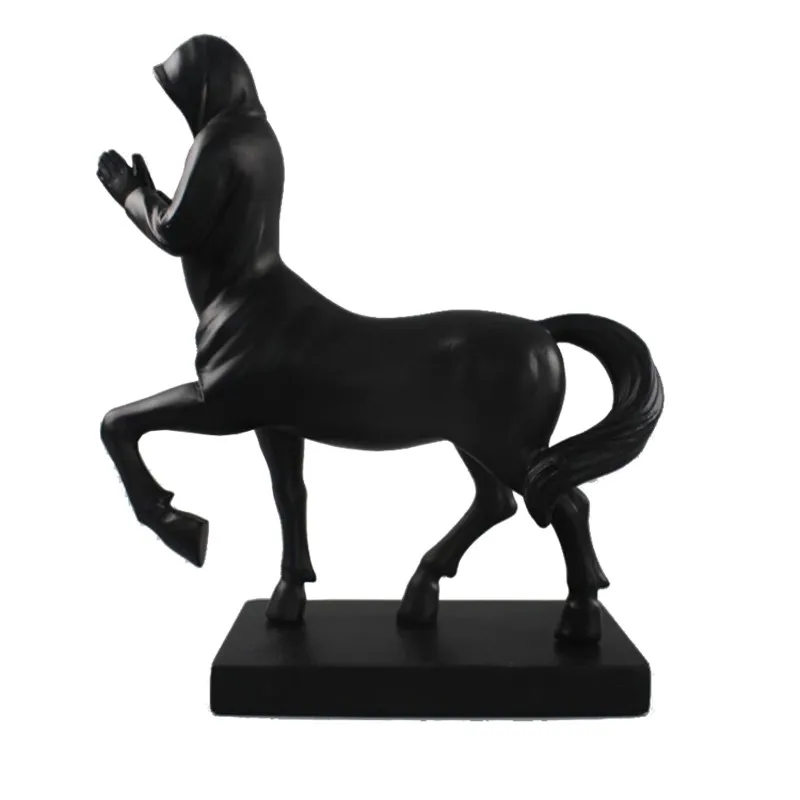 

Modern Creative Sculpture Remy Martin Abstract Crafts Resin Home Study Living Room Office Decorations Business Gift M2266