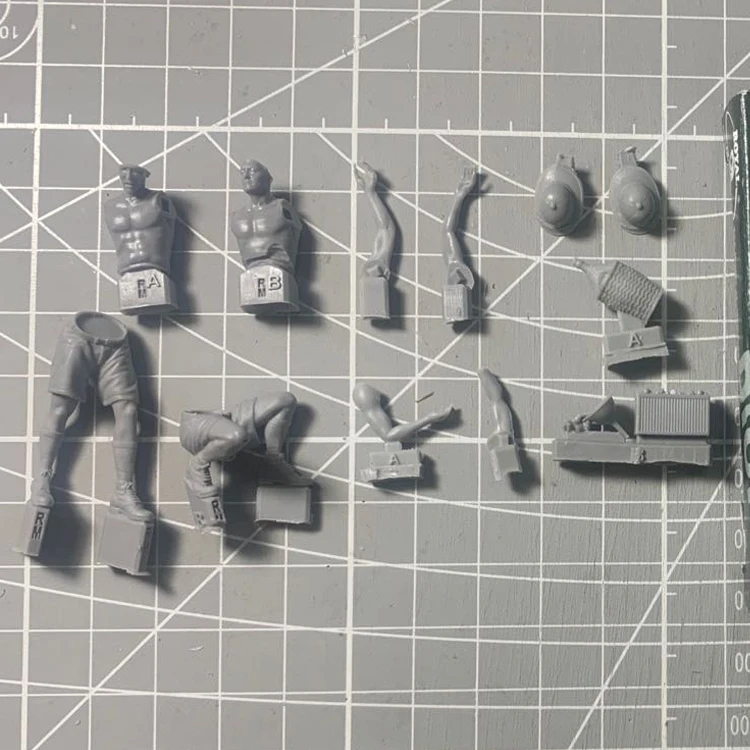 Неокрашенная полимерная фигурка итальянских солдат в масштабе 1/35|Наборы для