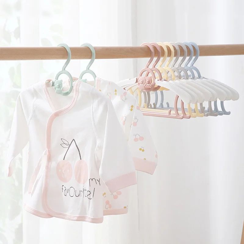 

Регулируемые вешалки для детской одежды, пластиковые вешалки для одежды, ветрозащитные Нескользящие вешалки для пальто, органайзер для дет...