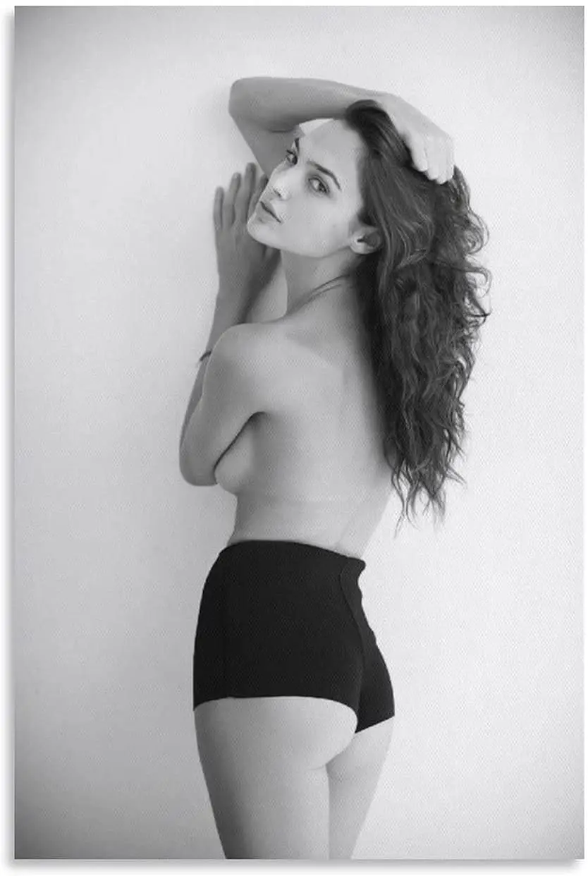 

Gal Gadot Actor Sexy Posters Poster Decorative Painting Canvas Wall Art Living Room Posters Bedroom Painting