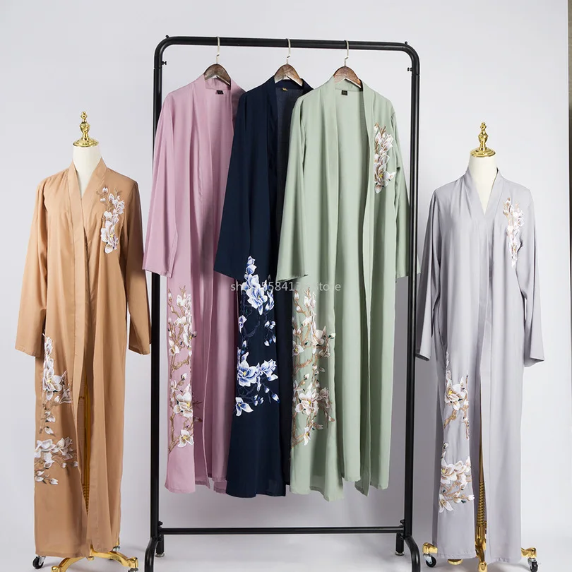 Кимоно женское с открытой абаей кафтан цветочной вышивкой в Дубае мусульманское