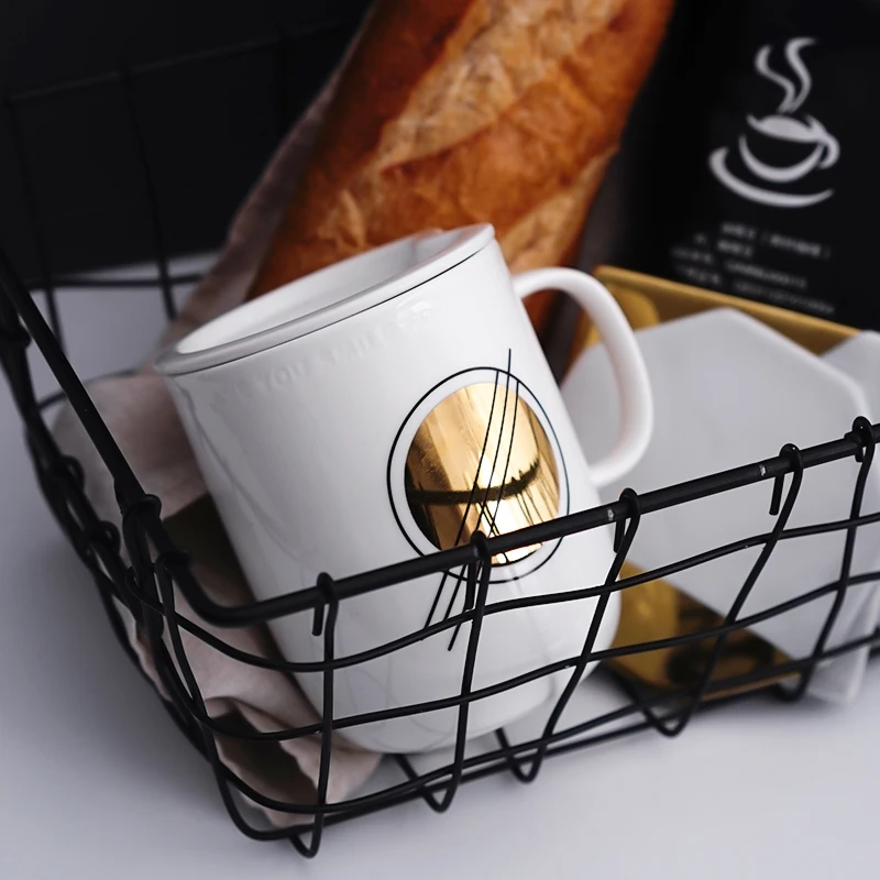 Nordic Минималистский описание с золотом кружка Керамика чашки светильник