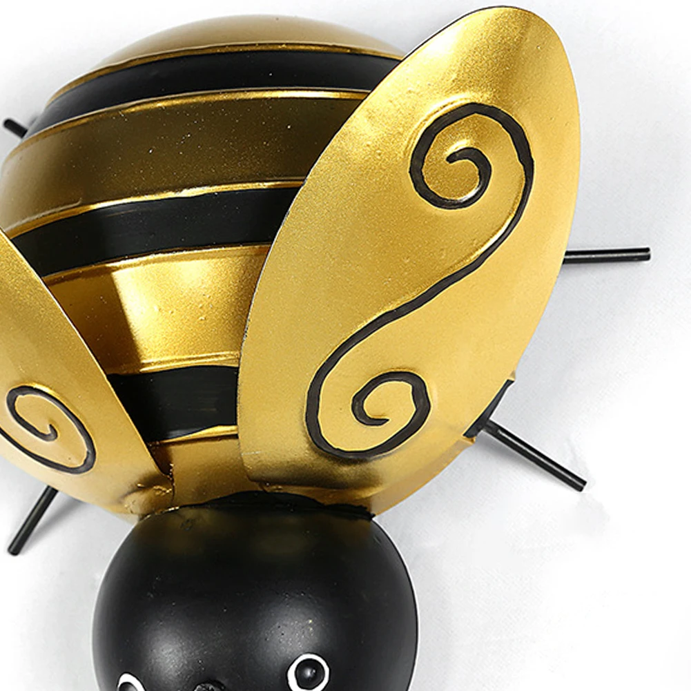 

Bee Wall Ornament Bee Figurines Collection Decorative Metal Bumble Bee Garden Accents Lawn Ornaments Miniatures Home Decor