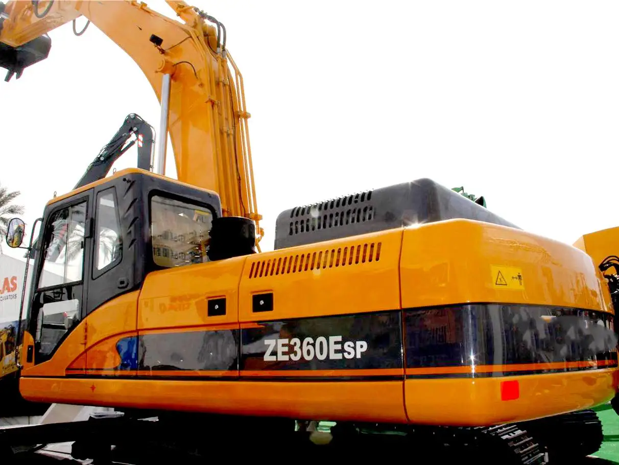

Big Sale Mini Digger Crawler Excavator 14 ton ZE135E-10