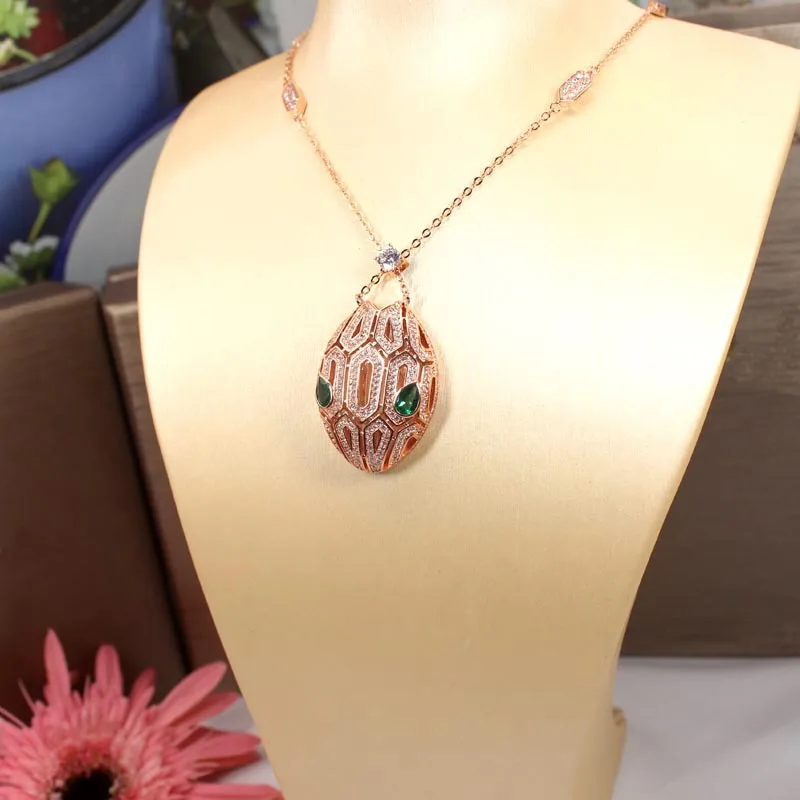 

Linmouge Luxury Animal Snake Head Pendant Necklace For Women Personality Cubic Zirconia Chain Trendy Jewelry Accessories GN9