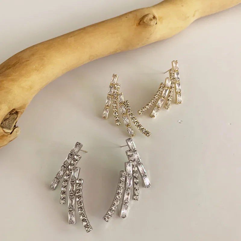 

2020 Korea Simple Micro Inlaid Irregular Zircon Earrings Women Jewelery Boucle D'oreille Fashionon Hypoallergenic Wedding Gift