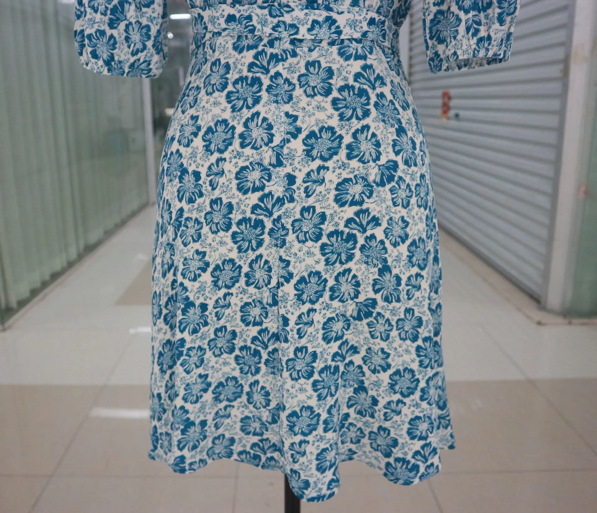 

2021 Summer New Style Viscose Dress Retro Style V-neck Lace Dress