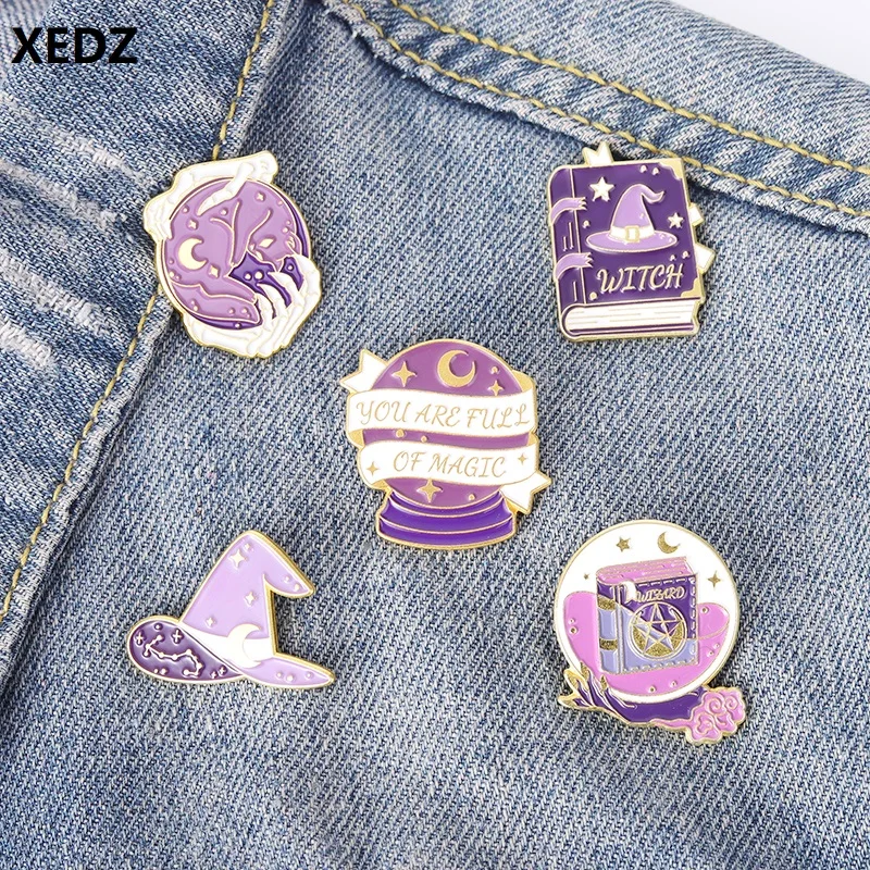 

XEDZ Magic World Brooch Evil Hand Starry Crystal Ball Books Witch Hat Ghost Cat Creative Purple Badge Clothing Pin Accessories
