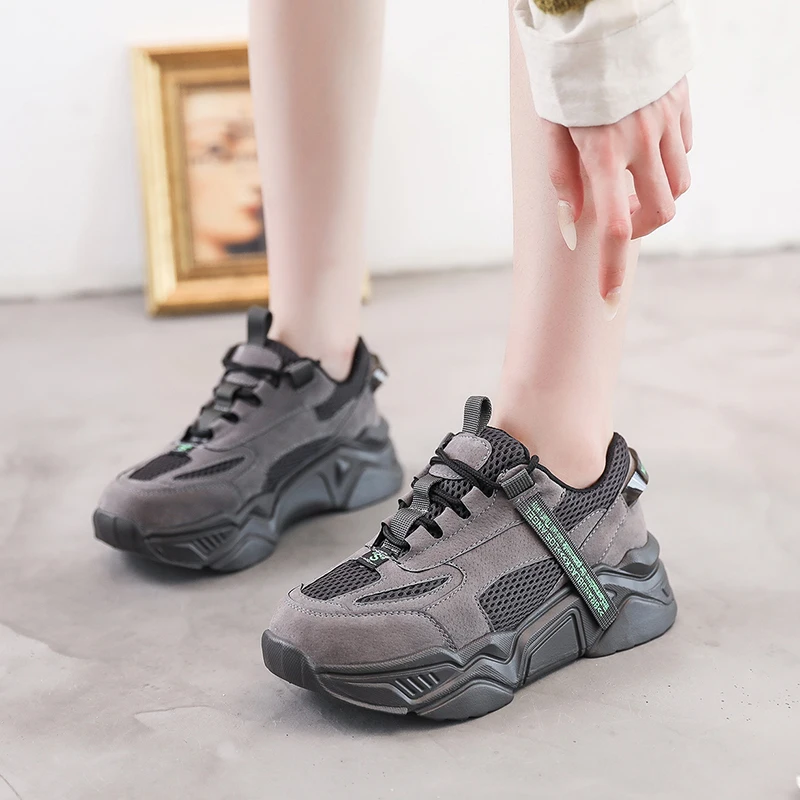 2020 женские кроссовки в стиле ретро Цвет черный серый на массивном каблуке модные