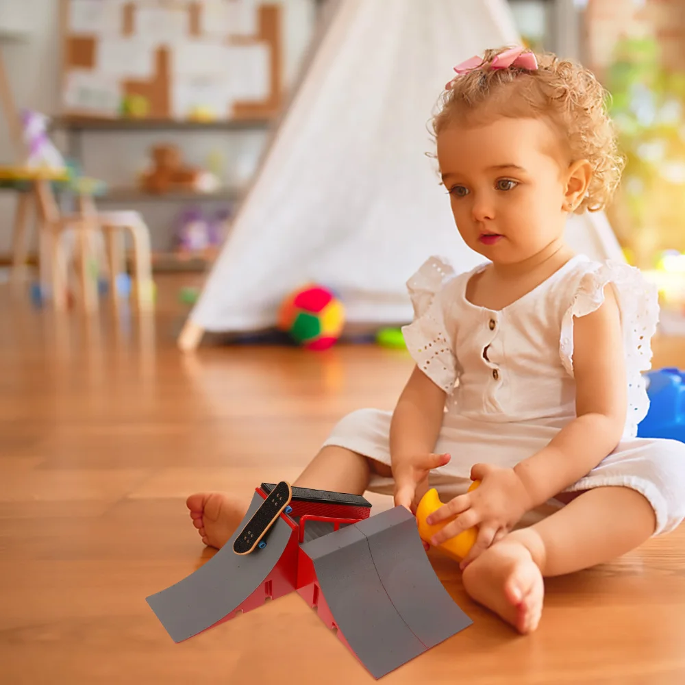 

1 Set Children Skateboard Park Kit Mini Skateboard Park (Assorted Color)