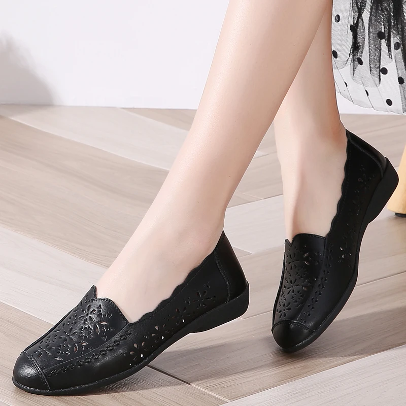 

Weideng Genuine Leather Hollowing Out Ventilation Non Slip Soft Bottom Grace Flat Bottom Casual Shoes Round Head Woman Summer