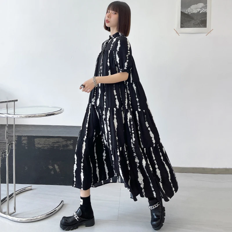 

[EAM] Women Black Striped Ruffles Big Size Long Dress New Stand Collar Short Sleeve Loose Fit Fashion Spring Summer 2021 1DE0001