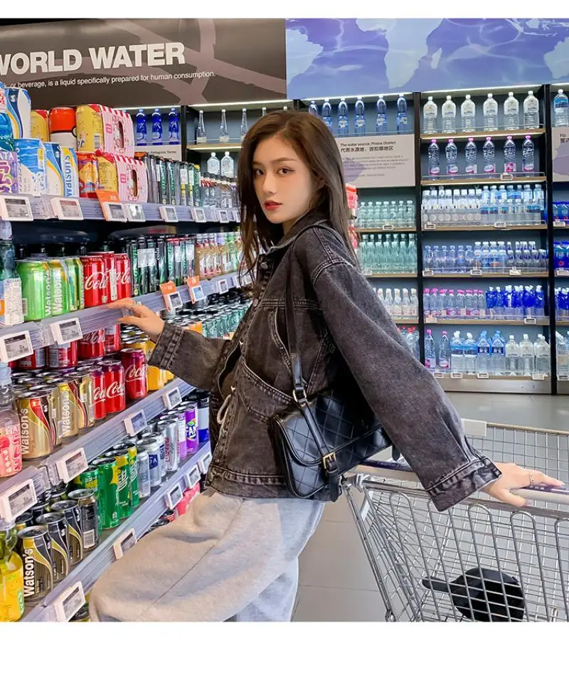 

2021 spring and autumn new net red denim jacket female retro hole self-cultivation short small casual Korean jacket