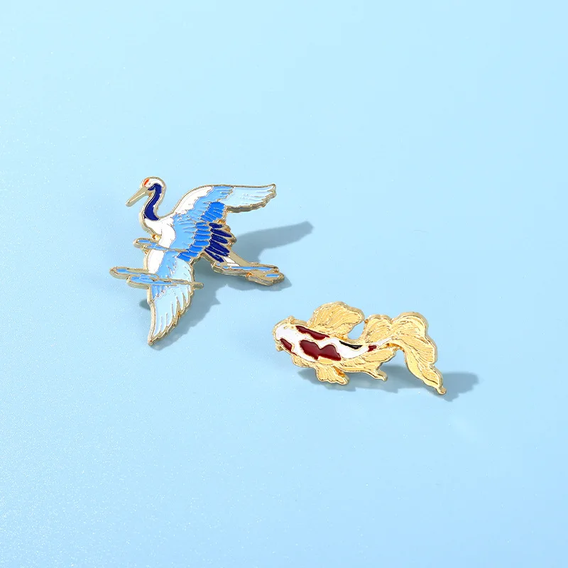 

Creative Cute Big Goose Enamel Pins Stylish Goldfish Shape Brooch Fashion Clothes Accessories For Women Men Wholesale